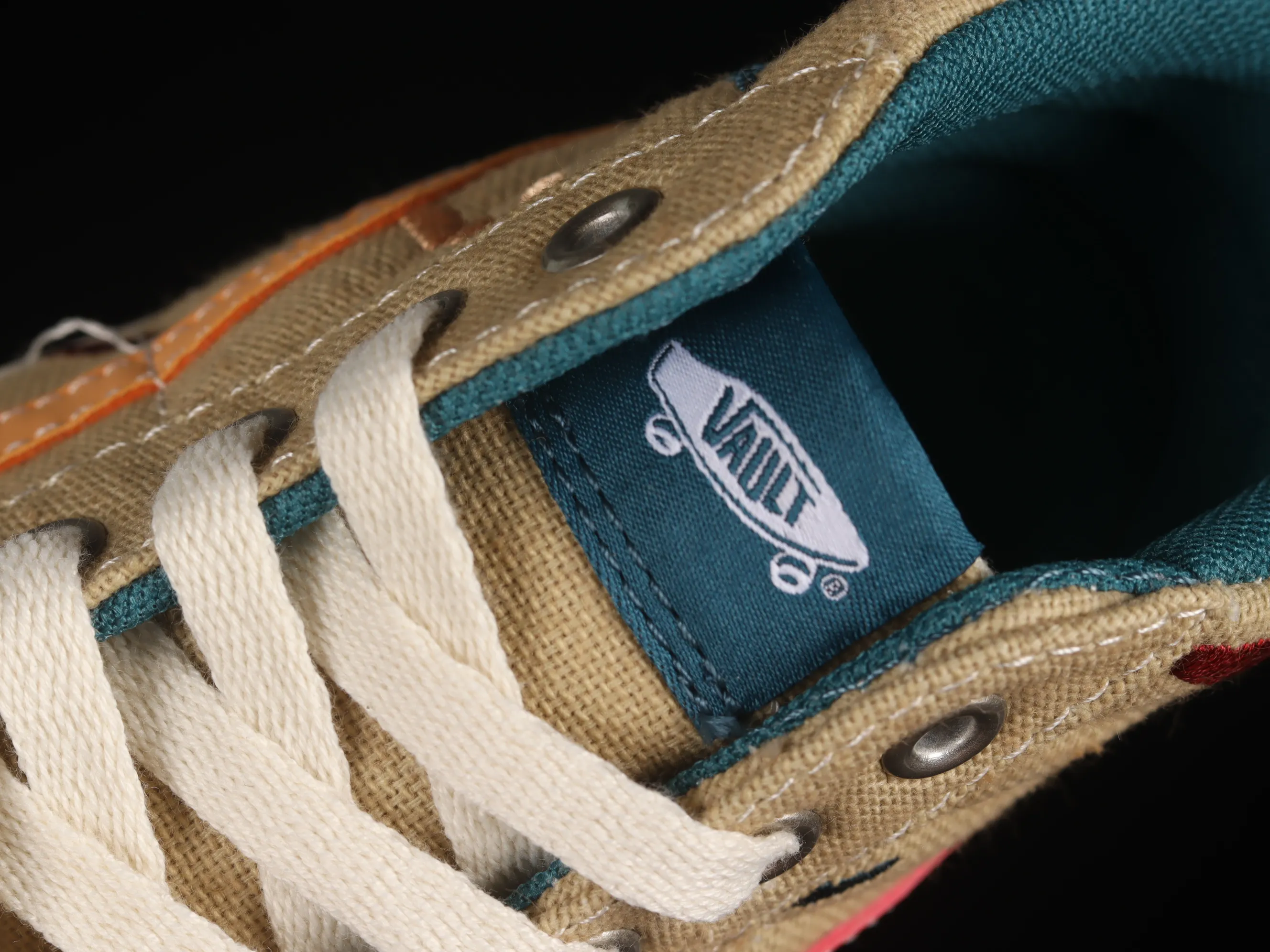 All categories Vans Vans series Vans Hi Vans high-top Vans Sk8-Hi Vault OG VR3 Vans official environmental protection series Maple leaf electric embroidered canvas shoes VN0A5EE3AZB
